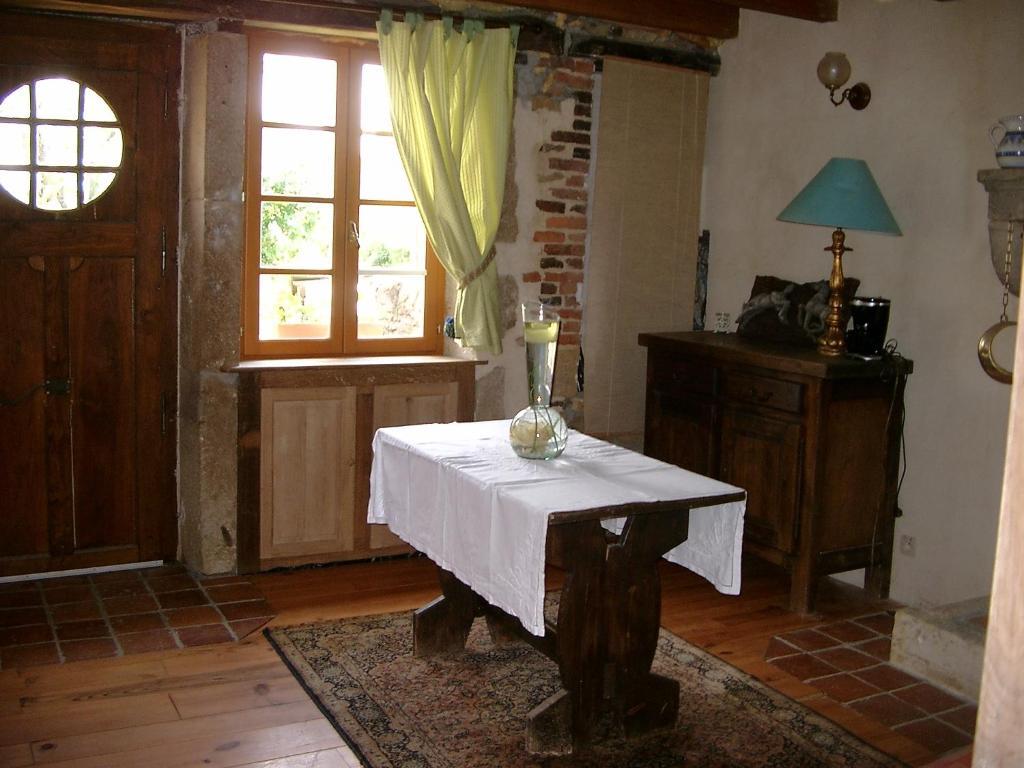 Bed and Breakfast Le Trot'In Chair à Martigny-le-Comte Chambre photo